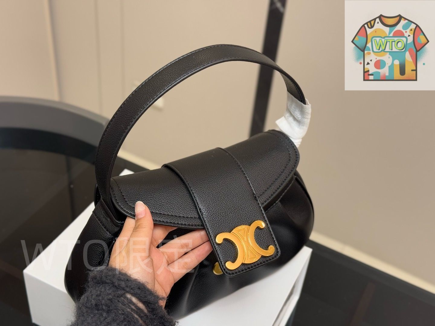 ローラ アンダーアームバッグ