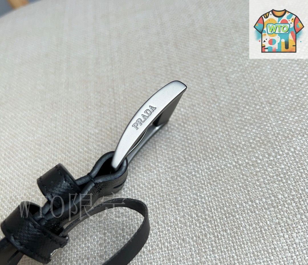 PRADA プラダ