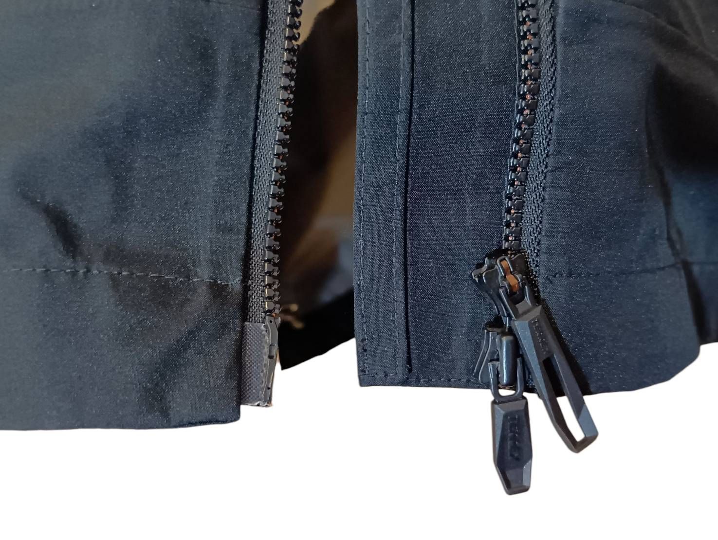  adidas テレックス ゴアテックスジャケット サイズ 2 XL XPLORIC TERREX GORE TEX ジャケット アウター