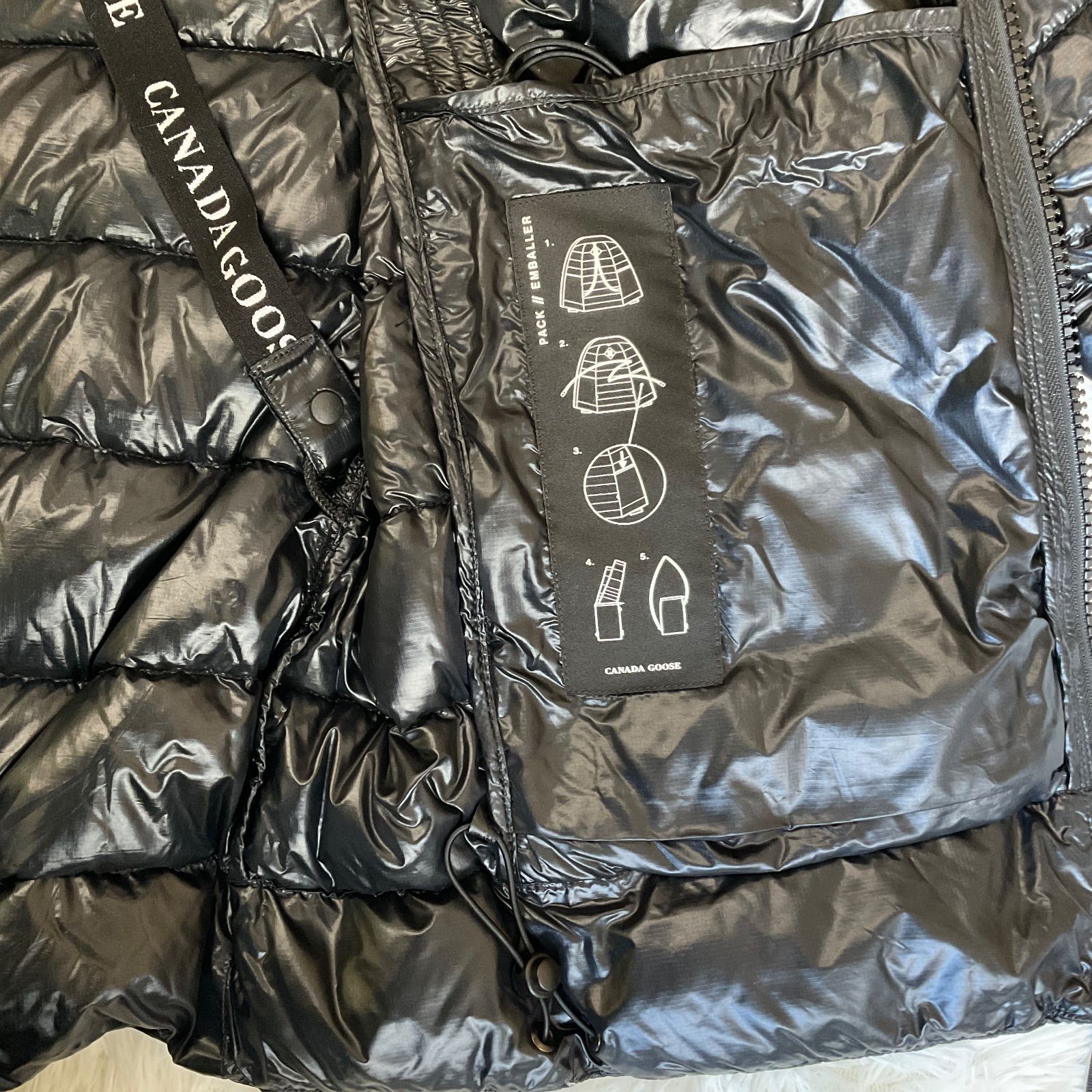 カナダグース ダウンジャケット