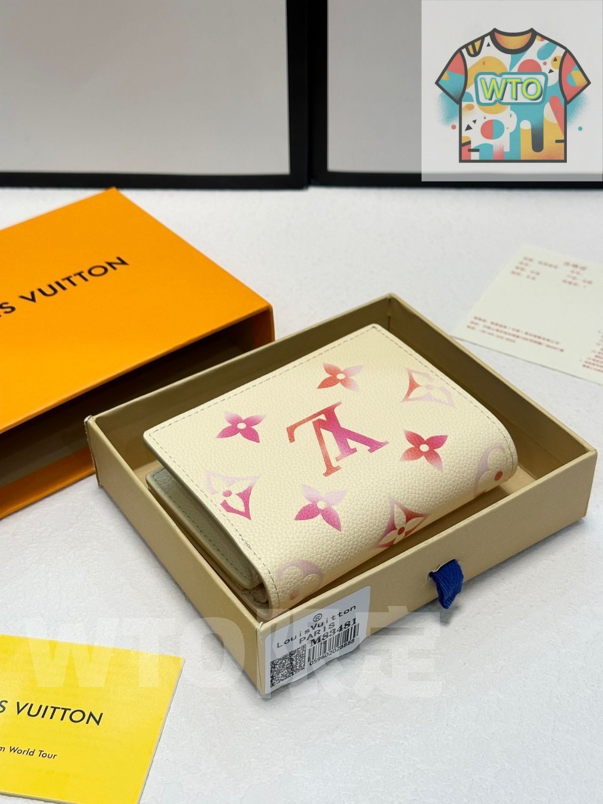 LVルイヴィトン ウォレット クレジットカードスロット収納紙幣と手形 両用パスケースウォレット 木目の美しい牛革に バイ で装飾されたMonogram柄のエンボス加工 -WT0輸入