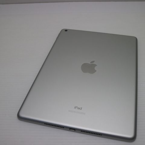 iPad 7 第7世代 wi-fiモデル 32 GB シルバー 本体 07000