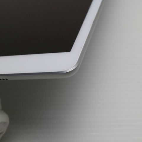 片手で持てる 超 iPad7 第7世代 wi-fiモデル 32GB シルバー 本体 土日祝発送OK 07000