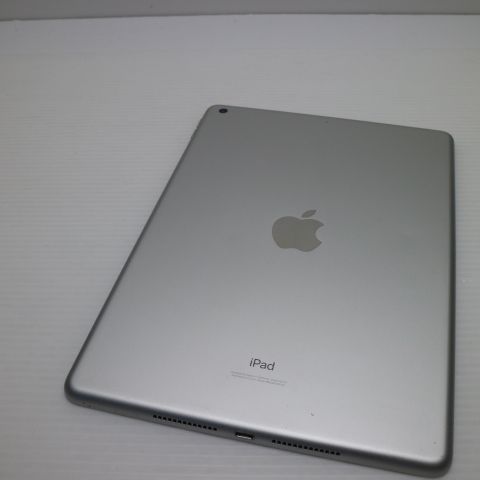 美品 iPad 第8世代 Wi-Fi 32GB シルバー 即日発送 タブレット Apple