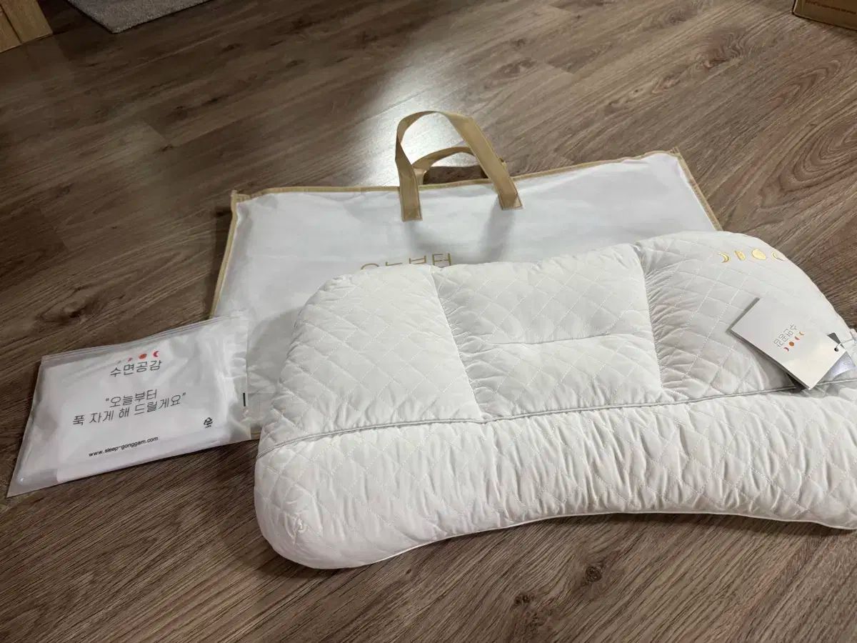 睡眠共感 NEW 牛乳まくら COVER