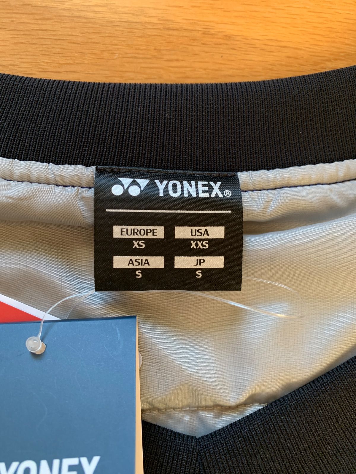 YONEX 中綿Vブレーカー