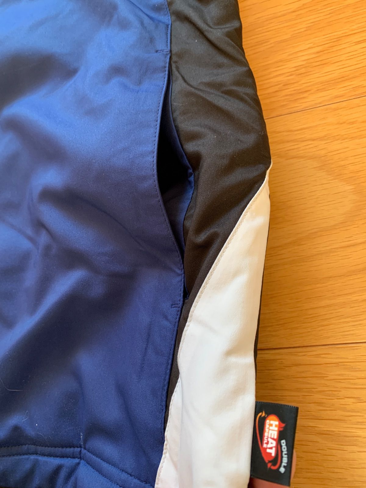 中綿Vブレーカー 青