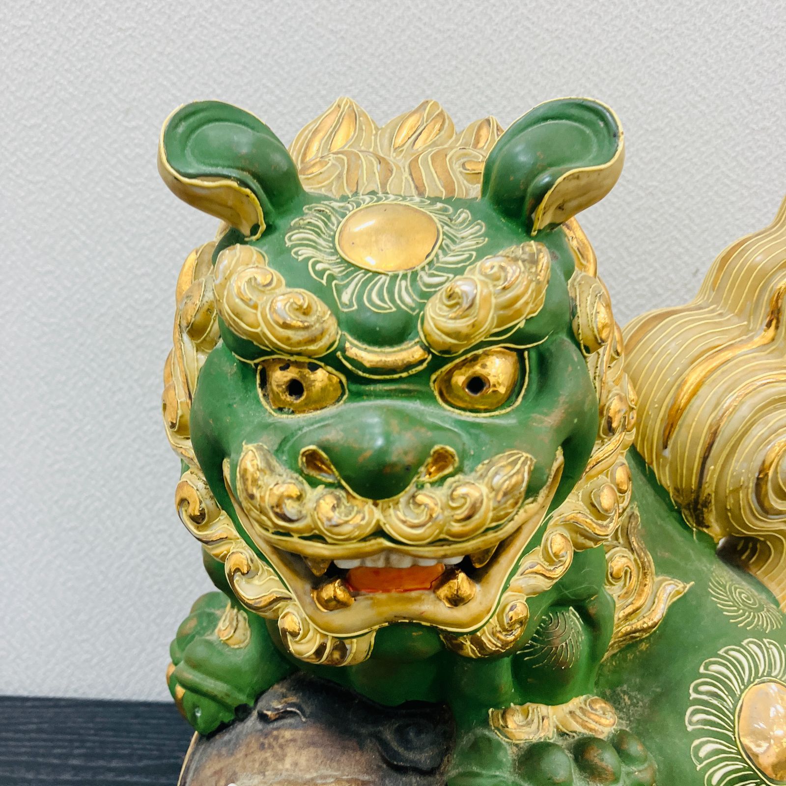 A【縁起物】九谷焼 八幡窯 狛犬 獅子 須栄義作 置物 - メルカリ