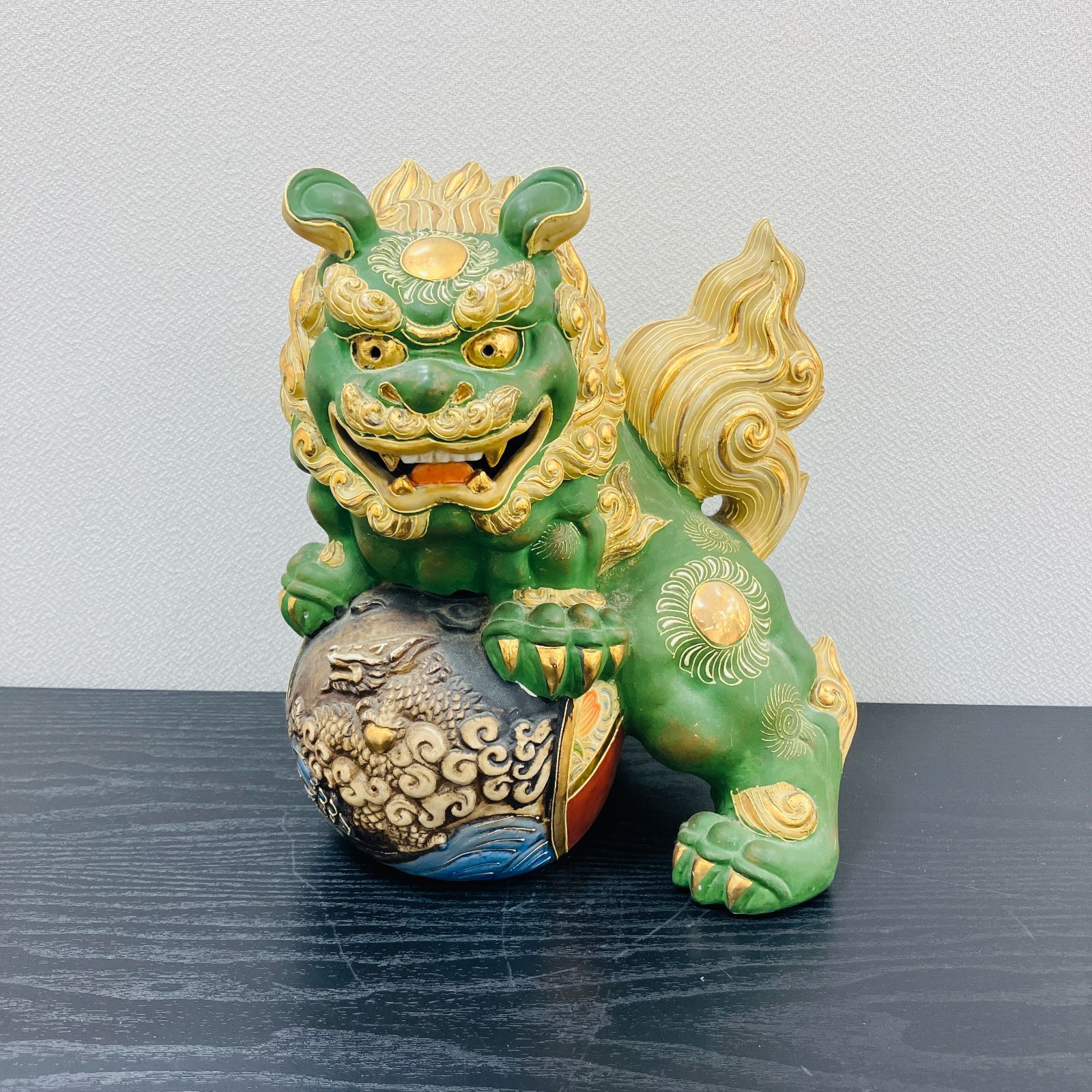 A【縁起物】九谷焼 八幡窯 狛犬 獅子 須栄義作 置物 - メルカリ