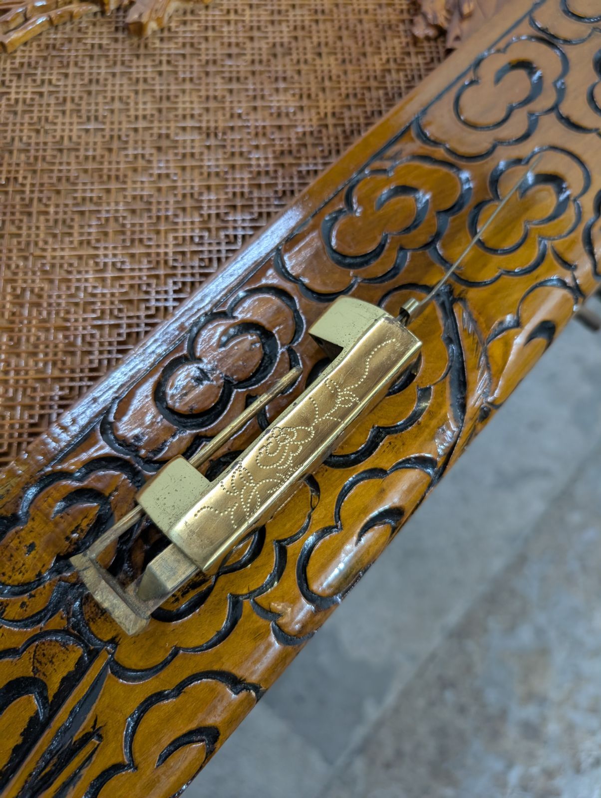 アンティークBOX(楠材) 中古品　美品 硯箱 掛け硯 小引出し 小物入れ 桑材 時代金具 日本製 明治時代 日本の