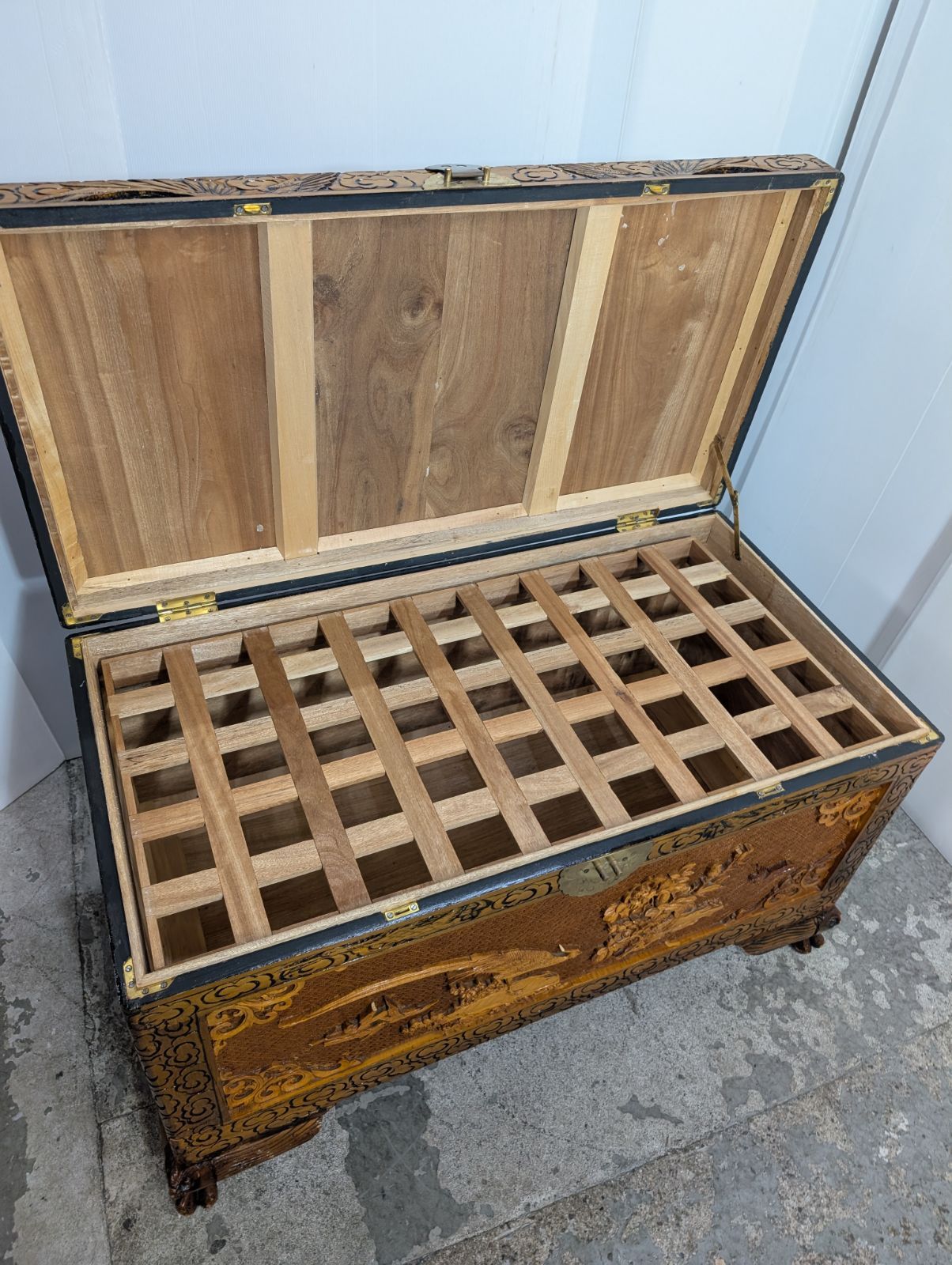 中国家具 楠材つづら 中国アンティーク 工芸品 手掘り チェスト