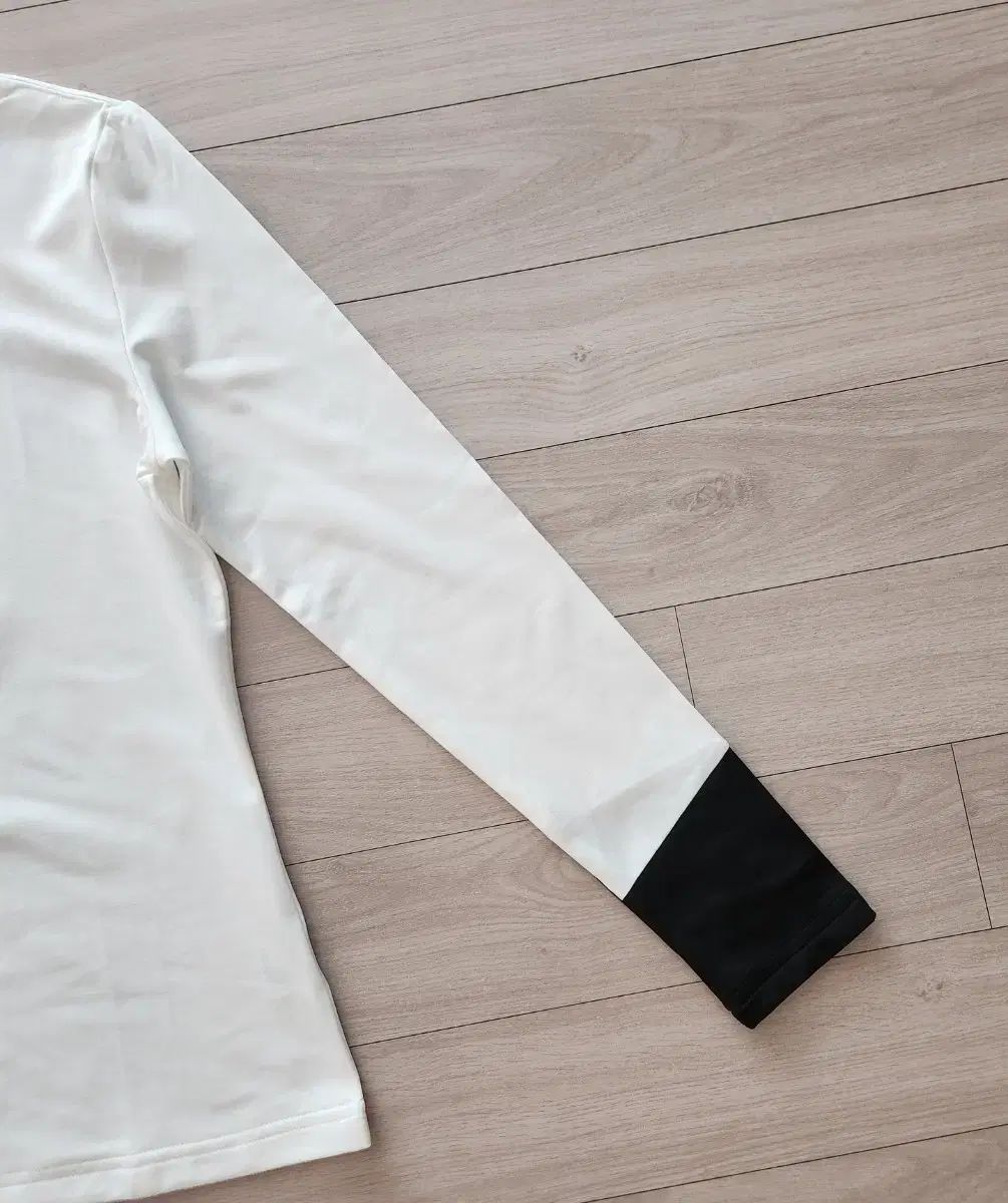 モックネック ハイネック