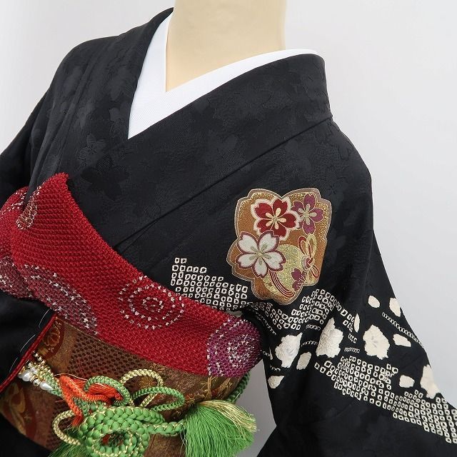 ❁tomihisa❁新品 やまと誂製 金駒刺繍 桜 絞り 着物 成人式 仕付け糸