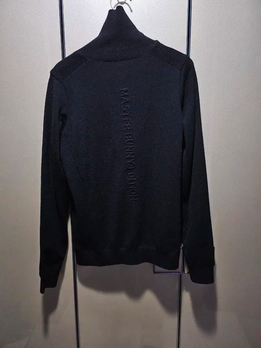 マスターバニーエディション ブラック ゴルフ ニット 95