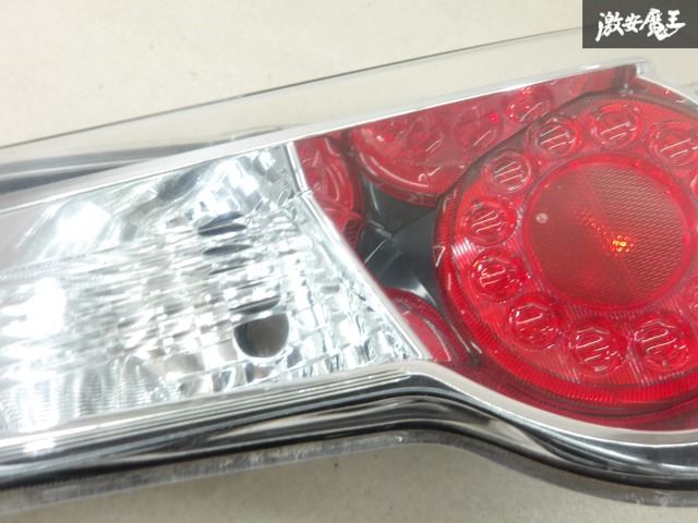 トヨタ 純正 ZN6 86 ハチロク テール テールライト テールランプ 右