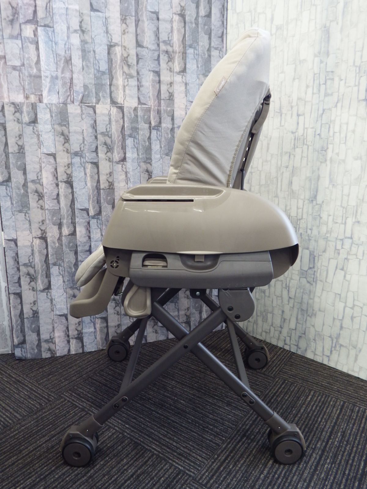 S 1104 コンビ ネムリラ ハイローチェア Combi NEMULILA FIT ベビーラック ベビー チェア 直接引取大