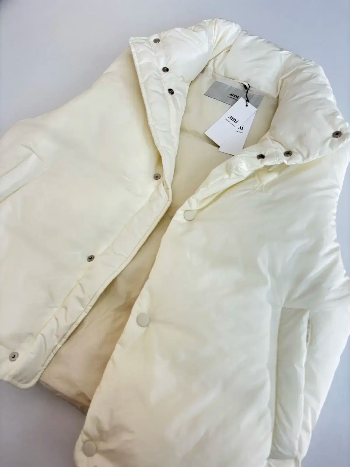 ダウンベスト 白