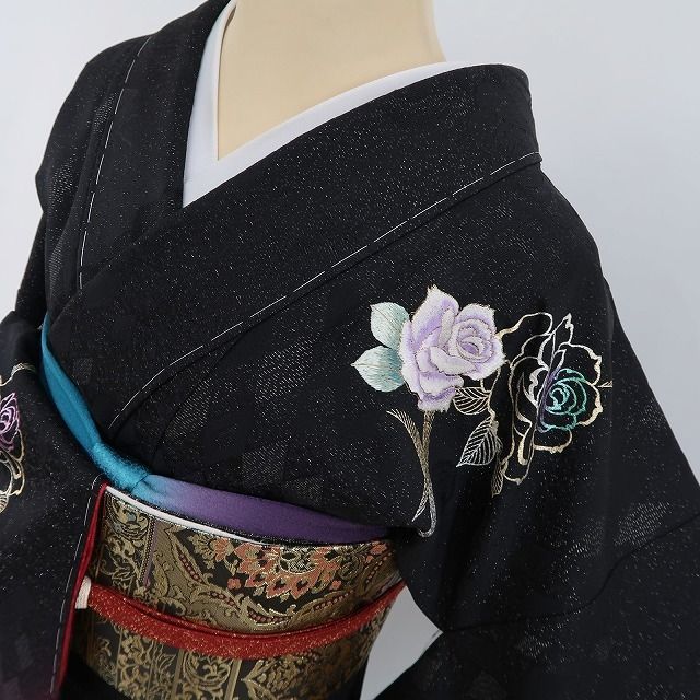 ❁tomihisa❁新品 薔薇 刺繍 銀通し 着物“薔薇を抱いて艶を挿す貴女を