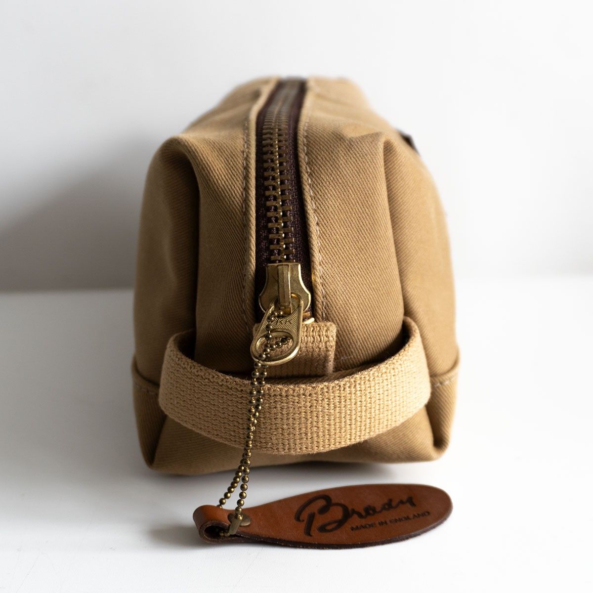 Brady バック 希少】BRADY【セカンドバッグ】キャンバス イングランド製 ブレディ