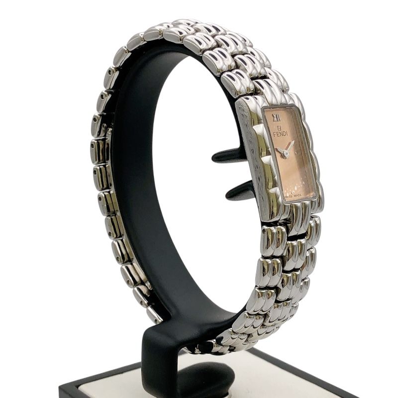 フェンディ FENDI