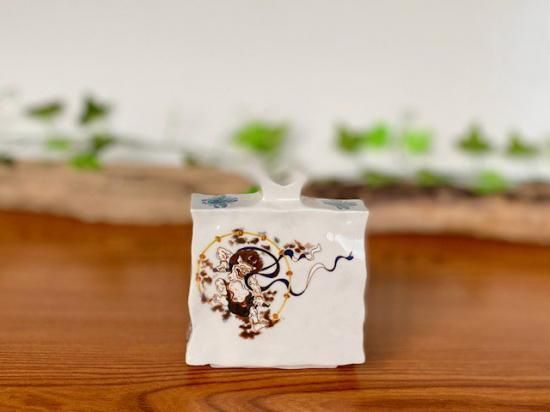 メーカー直送 九谷焼 一輪挿し 花瓶 変形 風神雷神 鉄線 小槌 4寸 桐箱台付