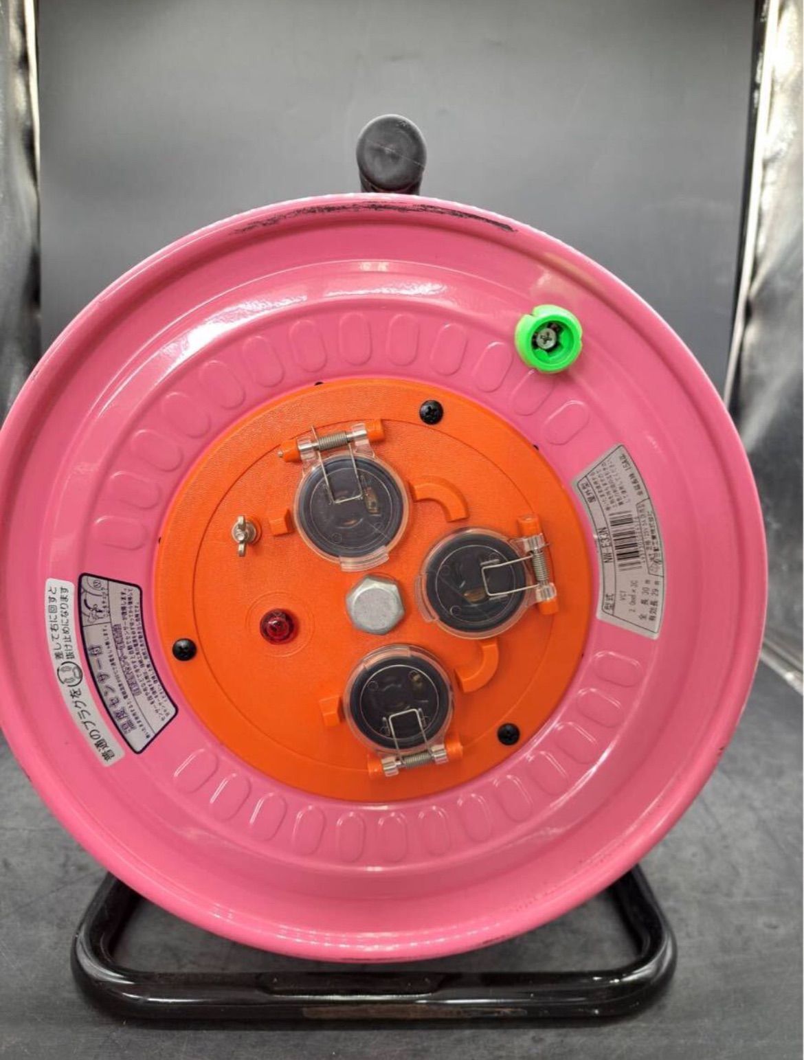 NICHIDO 防雨 防塵型電工ドラム コードリール 屋外型 定格125 V 抜止式30 mタイプ アース付 NW E 33 N