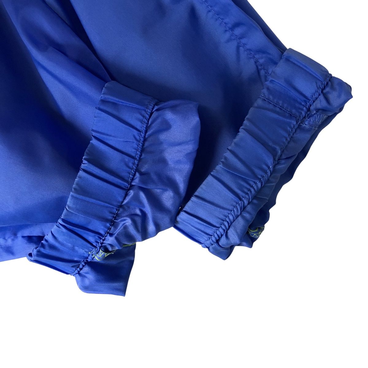 銀タグ ウインドブレーカー