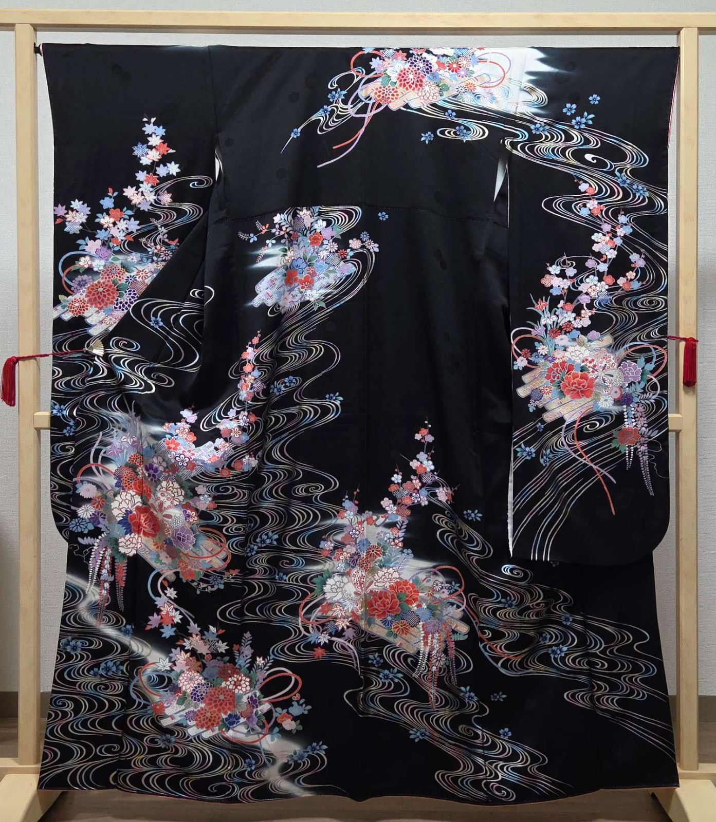 D 着物くつろぎ 振袖 襦袢セット 花筏模様 キラキラ 黒 袷 正絹 成人式 着物