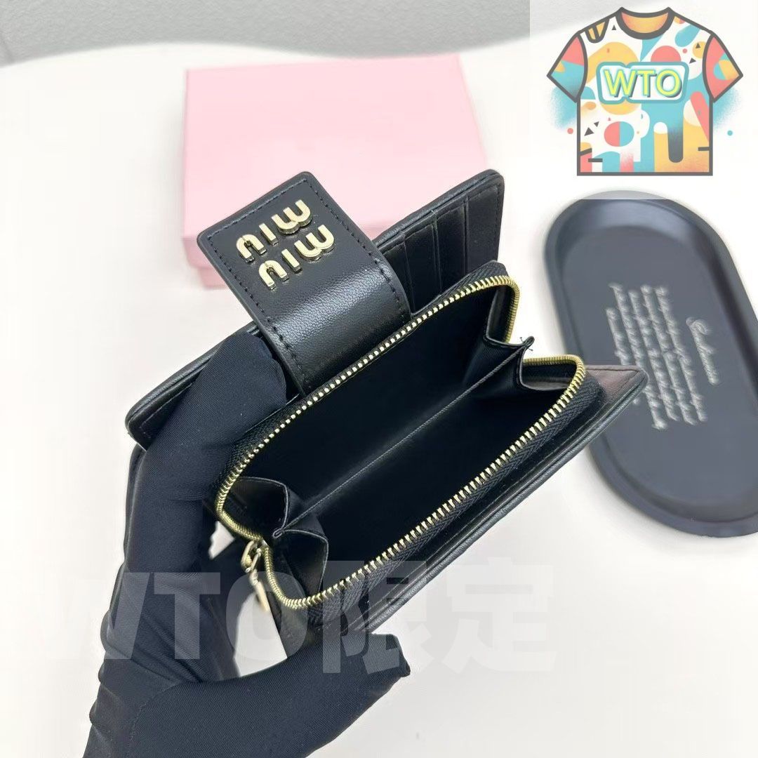 MIUMIU財布