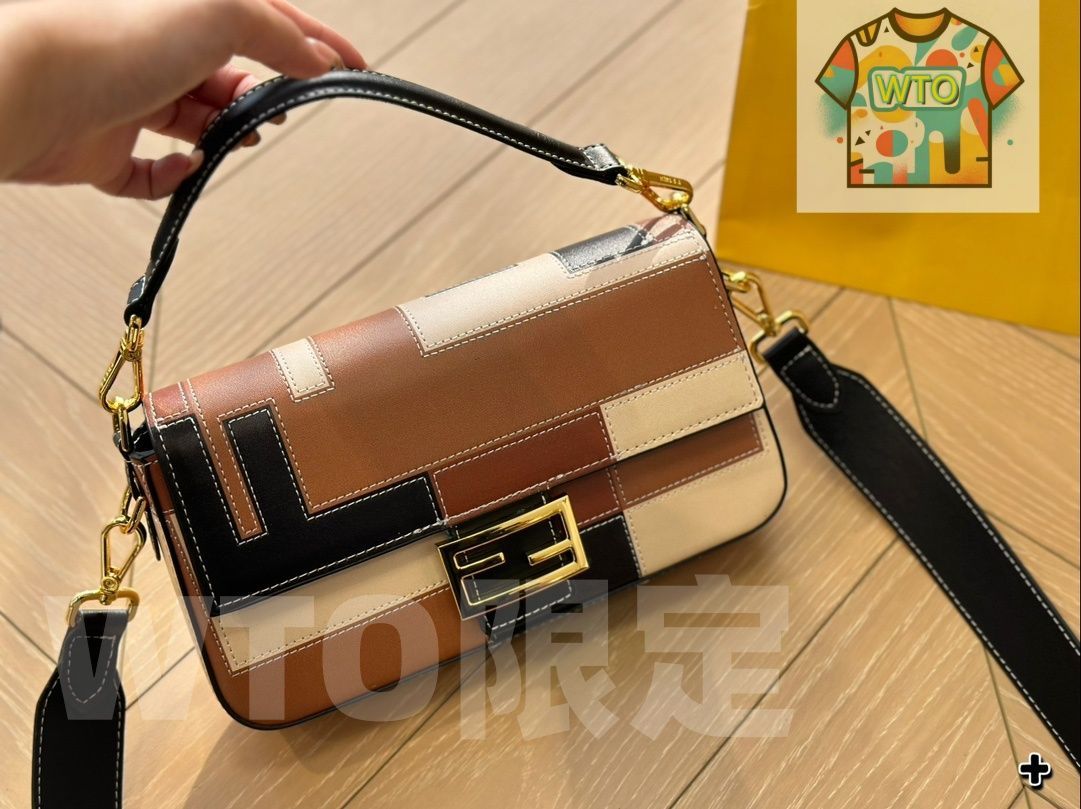 WTO通販 フェンディ バゲット ミディアムサイズ 25×13cm レザーバージョン チャーム付き -WTO輸入-PHA51