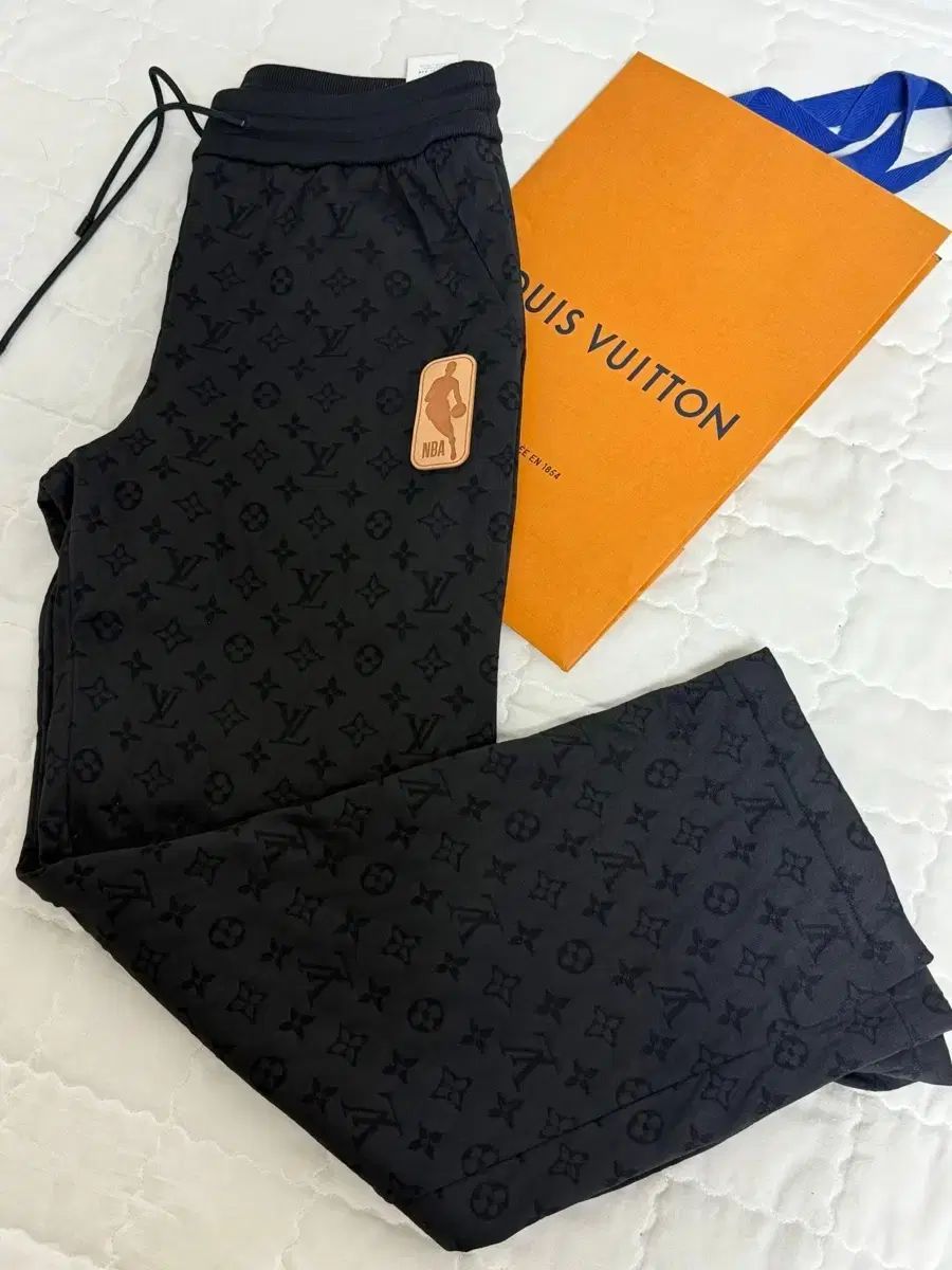 ルイヴィトン NBA モノグラム パンツ M サイズ
