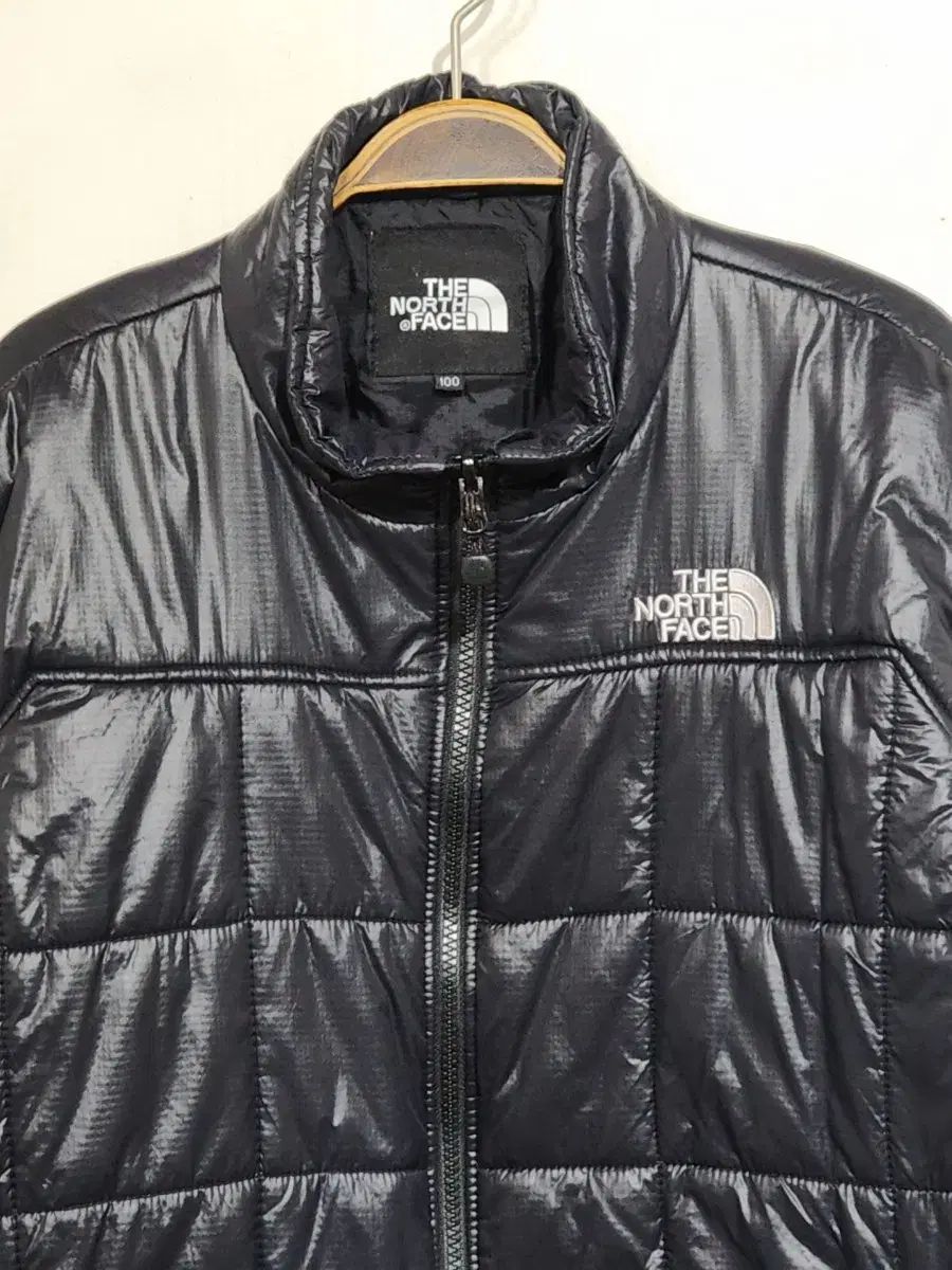 L THE NORTH FACE ザノースフェイス 軽量ダウンアウター ブラック 登山ウェア Outdoor アウトドアジャケット