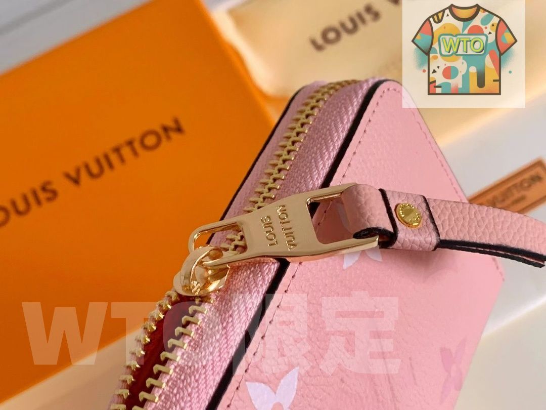 モノグラムエンプレイントレザー