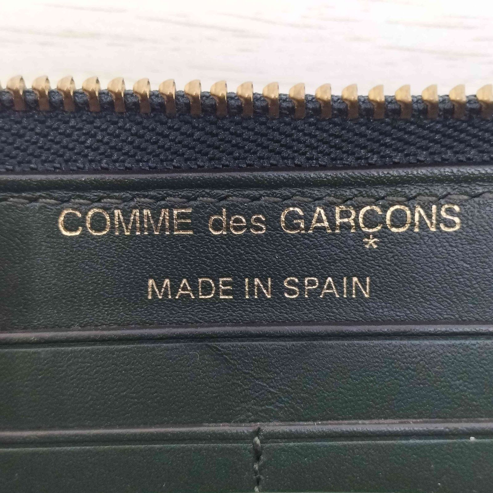 コムデギャルソン COMME des GARCONS スペイン製 ラウンドファスナー