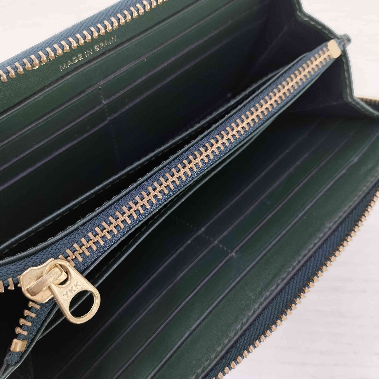 コムデギャルソン COMME des GARCONS スペイン製 ラウンドファスナー