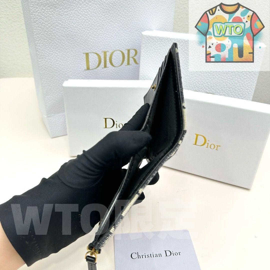 D29 マルチカードケース