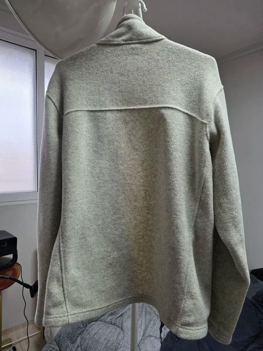 シンチラ ジップアップ