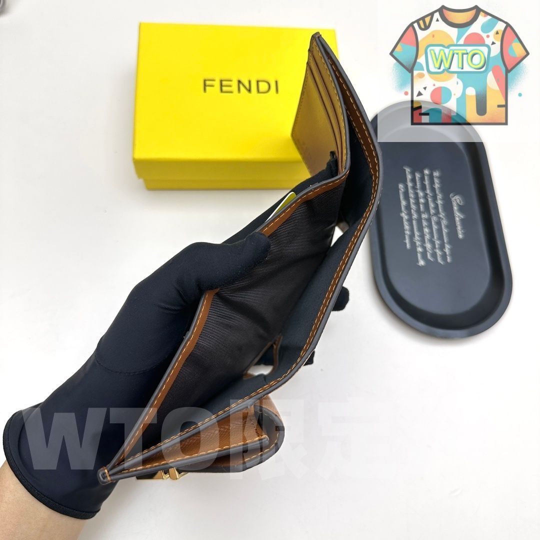  WTO通販 Fendi 8352 ミニウォレット ブラック ダークブラウン エレファントグレー ブラウン レザー使用 コンパクトで実用的なデザイン WTO輸入 ZKT 35 二つ折り財布 折り財布
