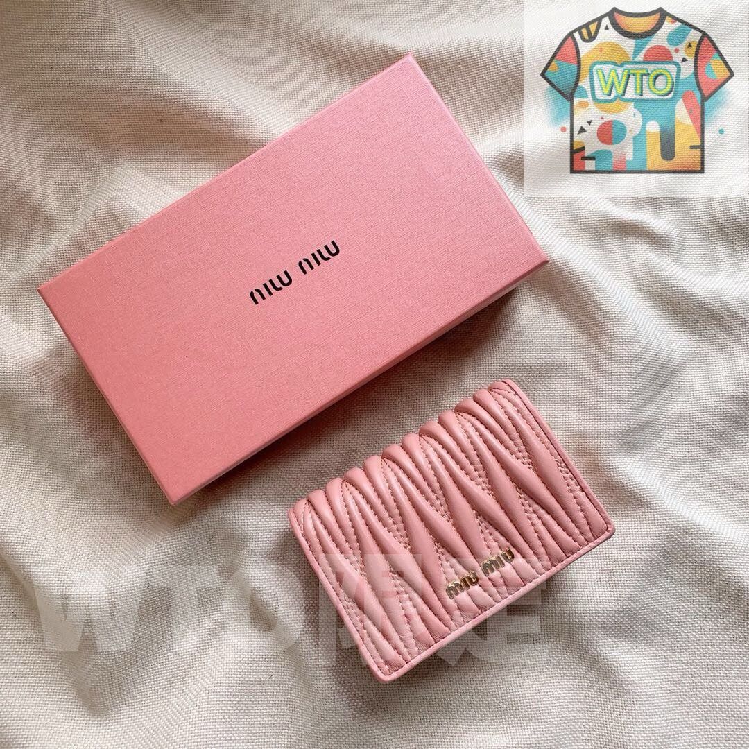 miumiu 最新モデル 5196 マルチカードケース 子羊革のコンパクトデザイン -WTO輸入-BFB99