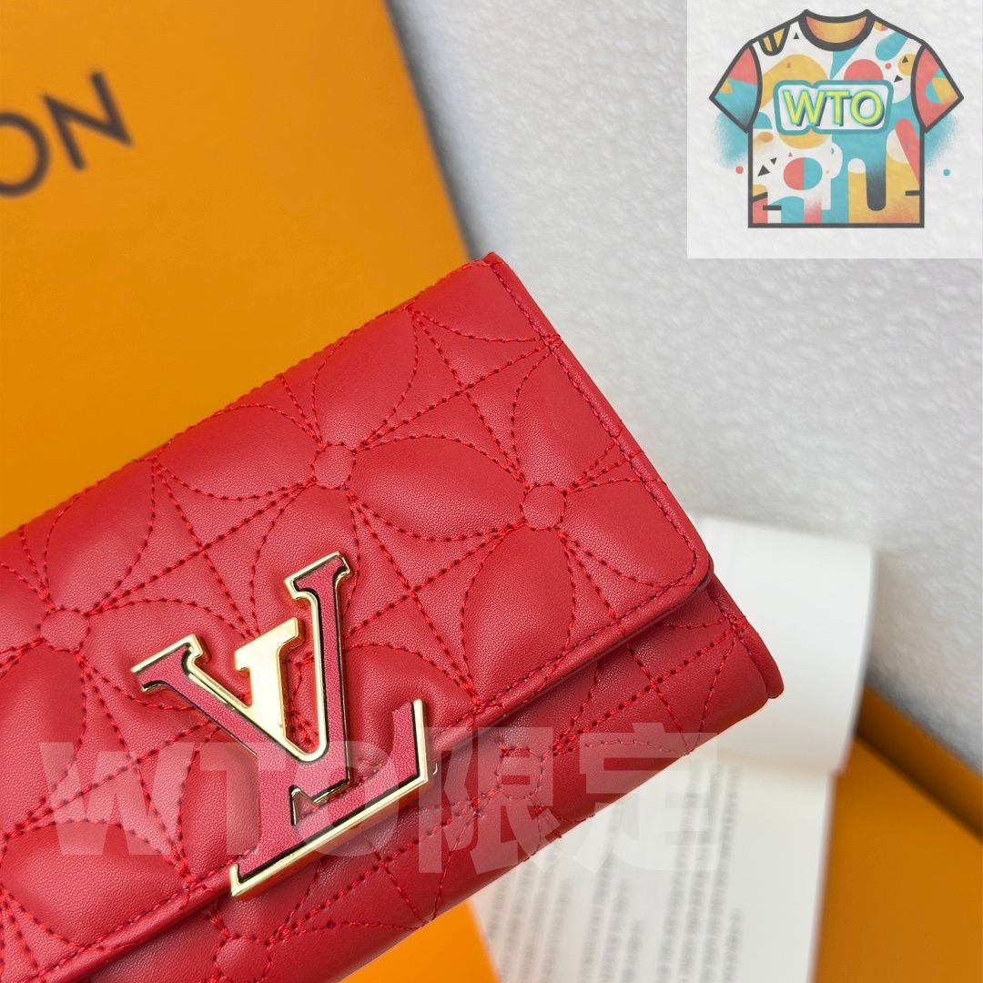 レッド コンパクトで実用的なデザイン