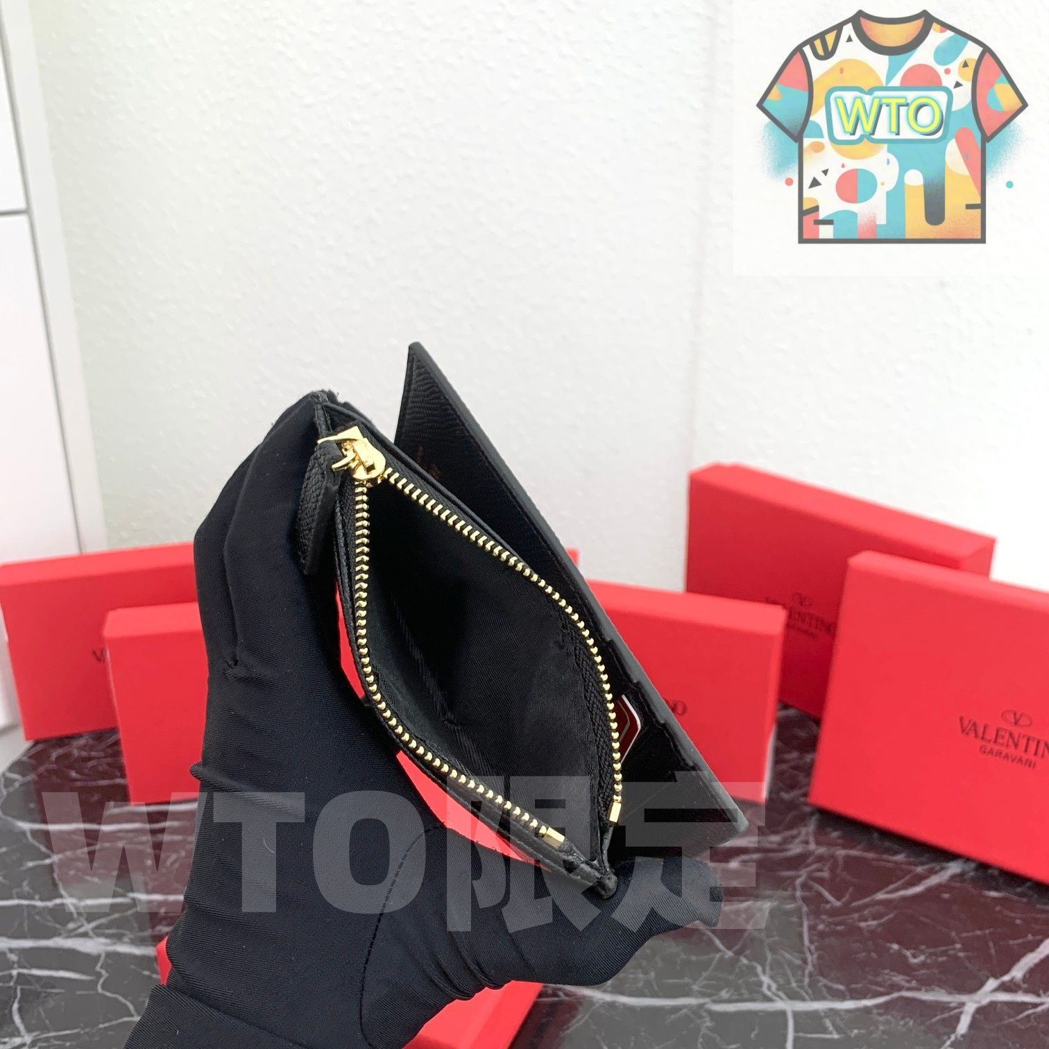  WTO通販 Valentino ショートウォレット ブラック ピンク グリーン スカイブルー レッド イエロー レザー使用 コンパクトで実用的なデザイン -WTO輸入-SOS 40 三つ折り財布 折り財布