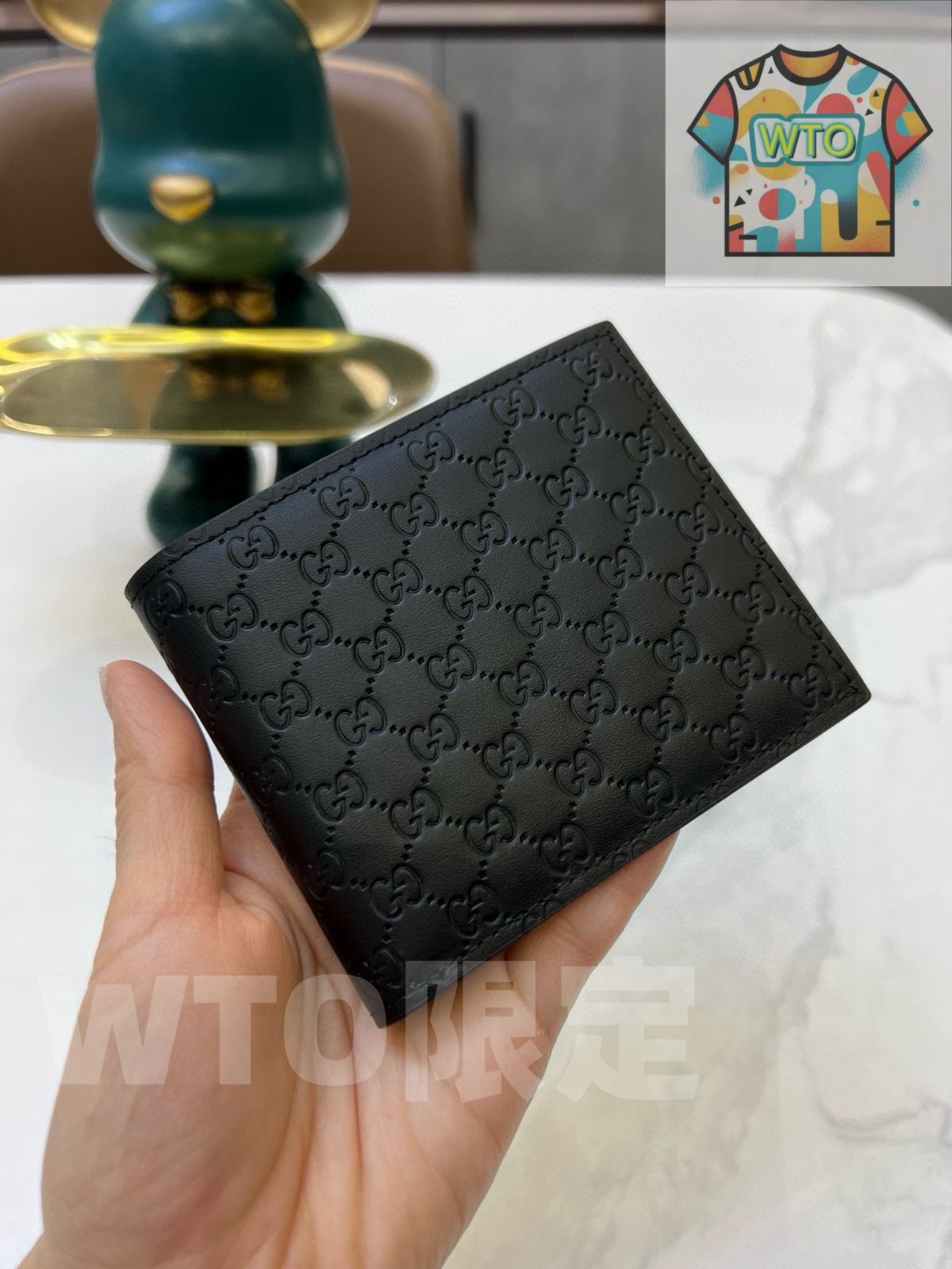 レザー使用 実用的でスタイリッシュなデザイン