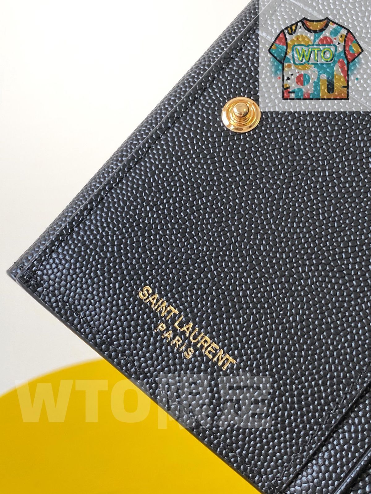  今日 2025 SLP トリフォールドウォレット キャビアブラックゴールドボタン 感あふれるデザイン 二つ折り財布 折り財布