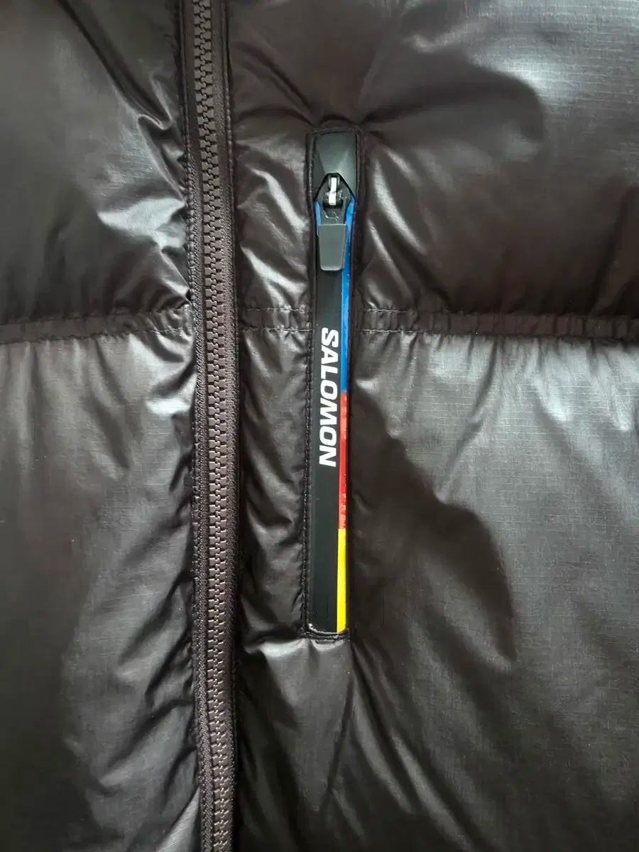 SALOMON サロモン コンツァー ダウン ジャケット チョコレート XLサイズ WWW_SMP1DAWEKUDUS_SCH_ID