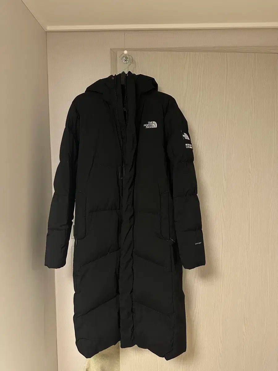 THE NORTH FACE ザノースフェイス ブラック アクスタ ロング丈ダウンジャケット Lサイド