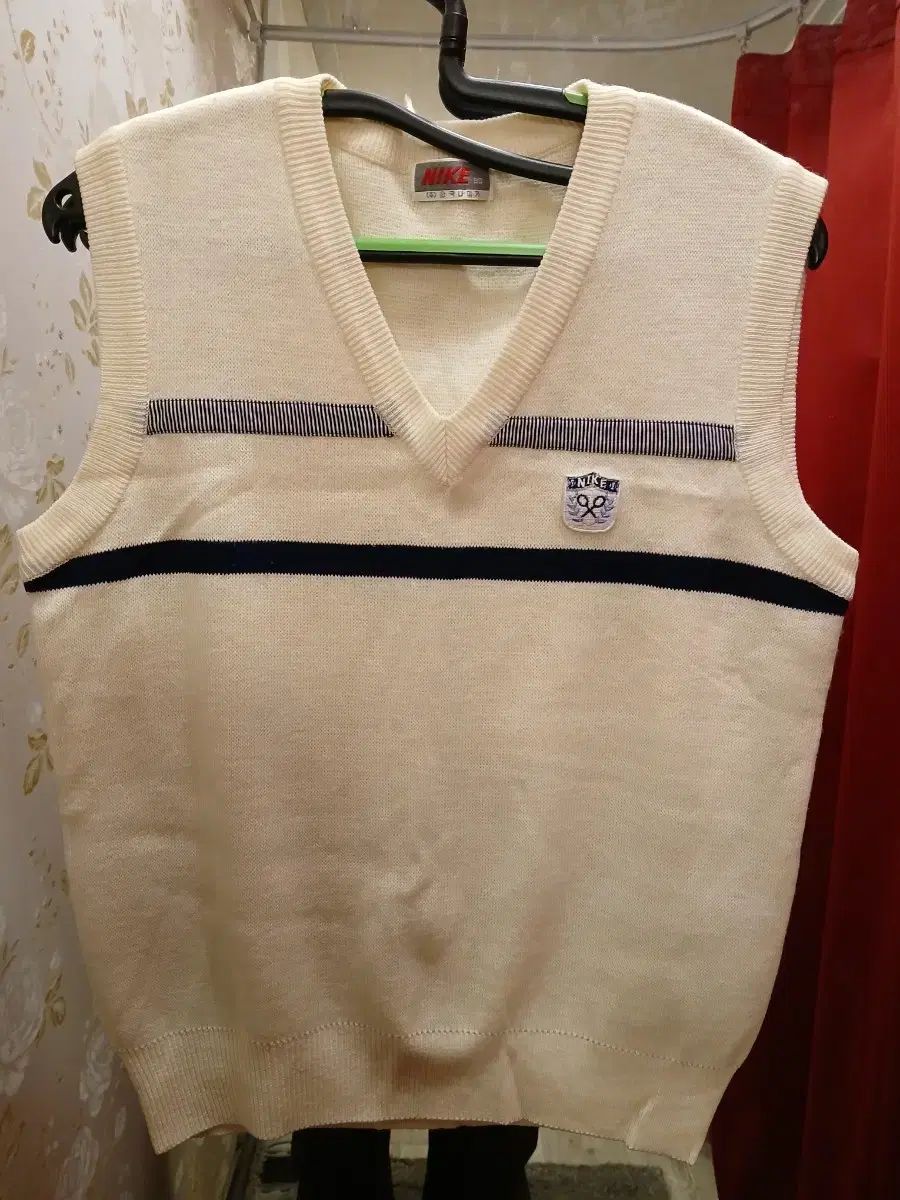 6 28 NIKE 80s ジョーン マッケンロー テニス チェッカー Glitch Mode ベスト 90サイズ