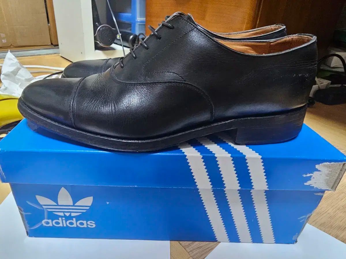 クムガン ヘリテイジ リーガル マンハッタン 7001 サイズ 255