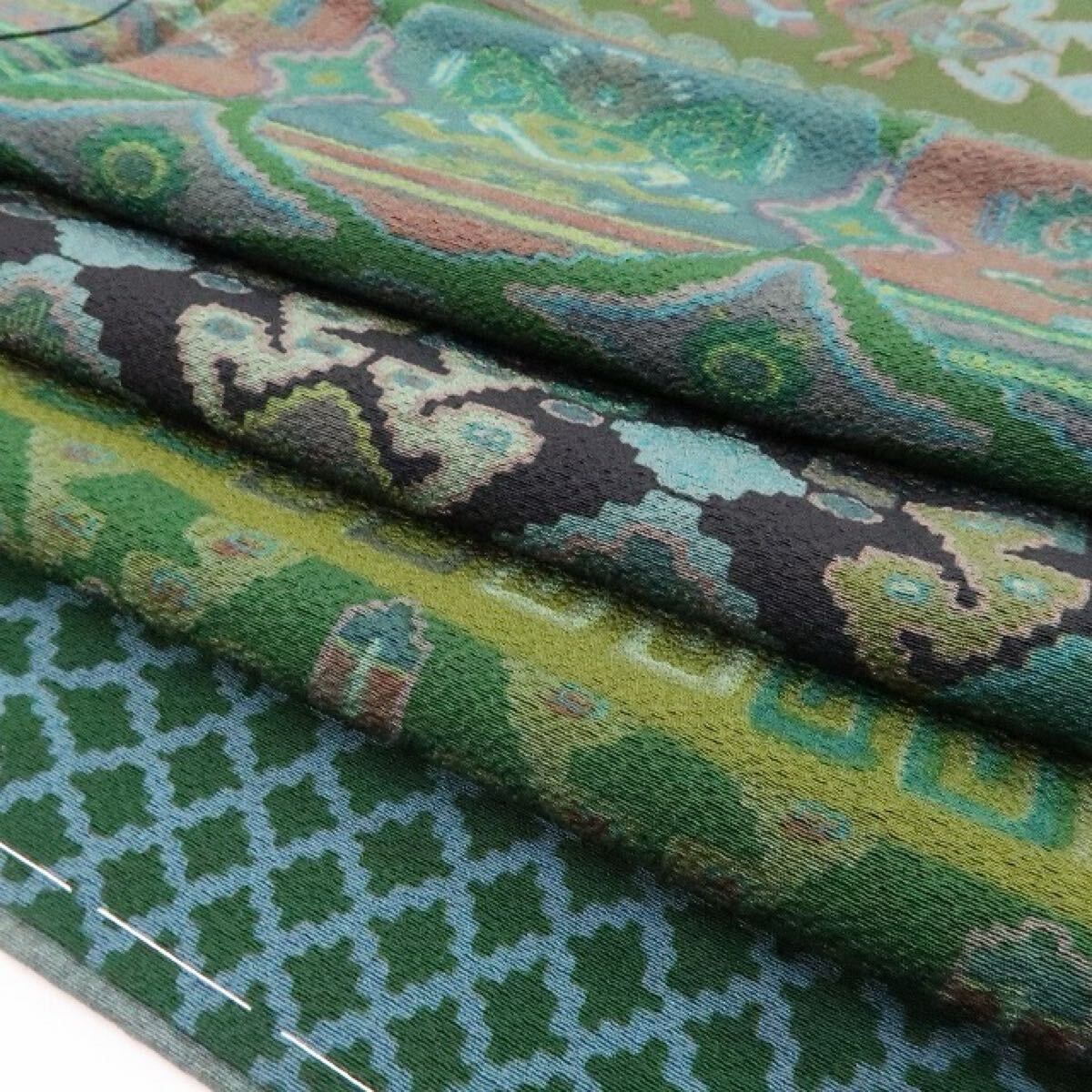 新品 やまと 前田仁仙 落款 エスニック柄 着物 仕付糸付 付下げ小紋 4808 ❁tomihisa❁新品 やまと誂製 前田仁仙 落款 エスニック柄“異国の風に