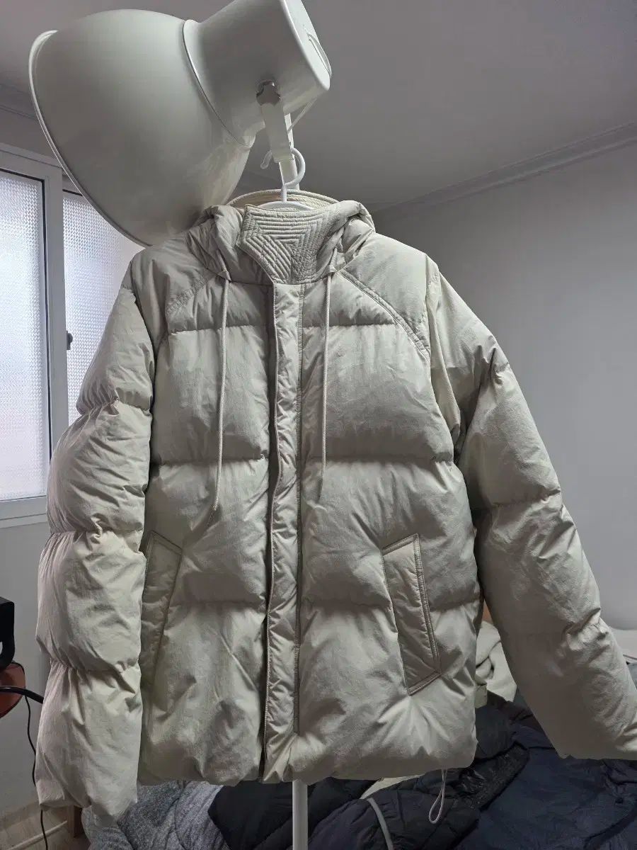ボーン グースダウン ダウンジャケット ベージュ Lサイズ