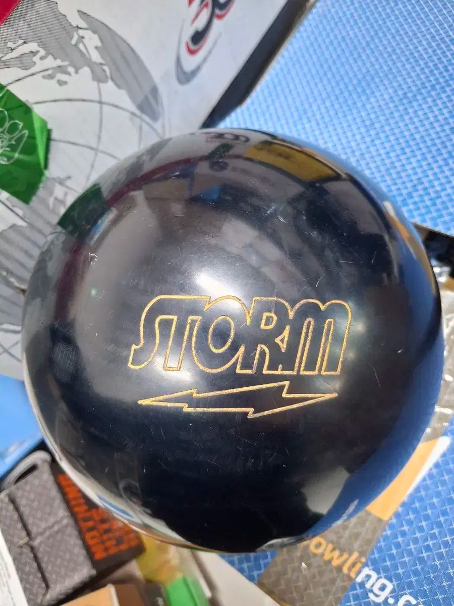 ボーリングボール ストーム ハイロードX フックボール 15パウンド トゥフィンガーは即時使用